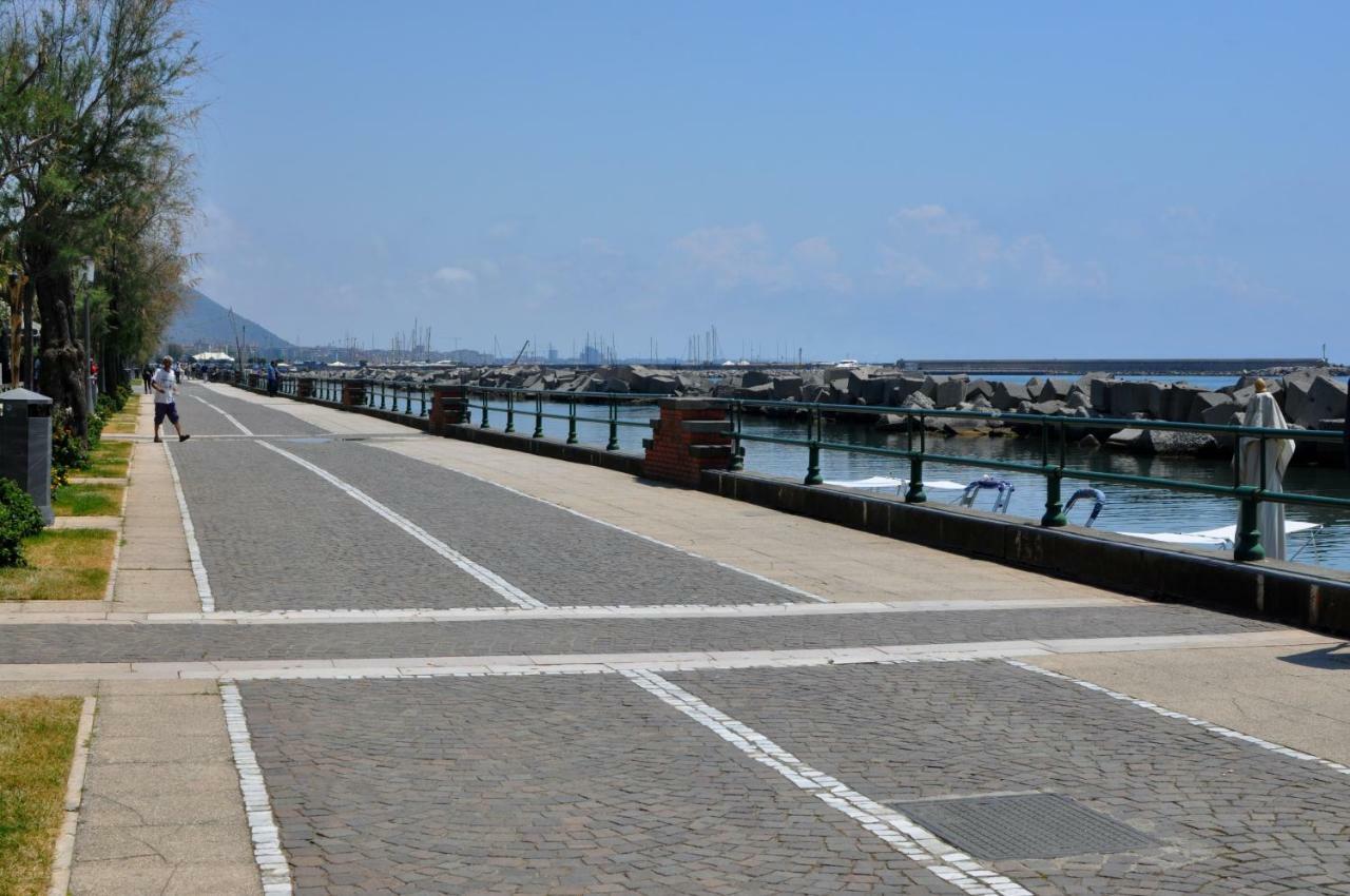 Capofortuna B&B Salerno Centro Dış mekan fotoğraf